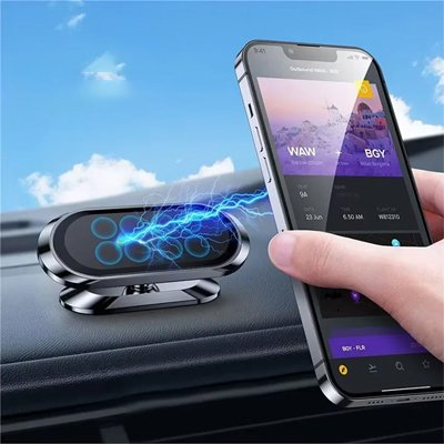 le-magnetisme-attire-le-telephone-sur-le-support-magnétique-pour-voiture